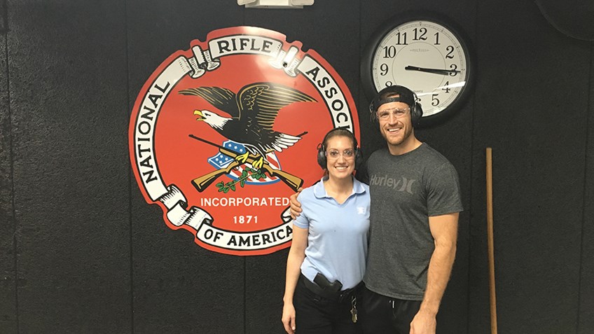 Help Brooks Laich Pick a Hunting Rifle